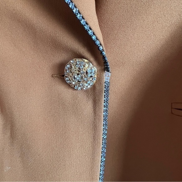 VINTAGE mustard yellow blazer—ERAS tour outfit Taylor Swift - Picture 9 of 10